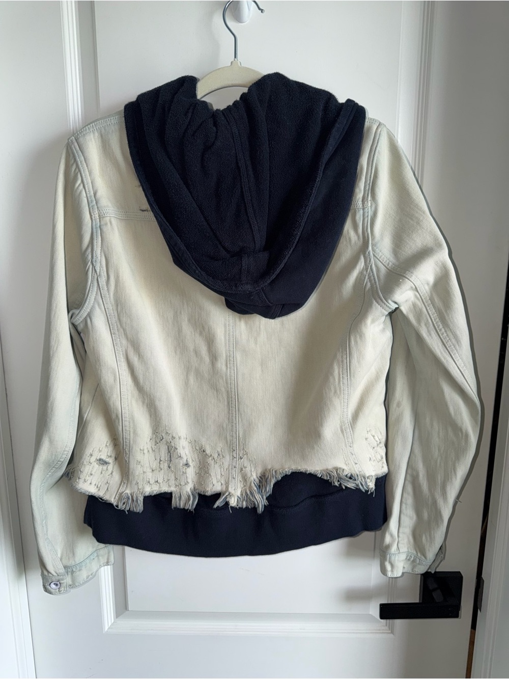 Free People Distressed Denim Jacket Hoodie Layered Trucker Jacket Raw Hem - Picture 4 of 8